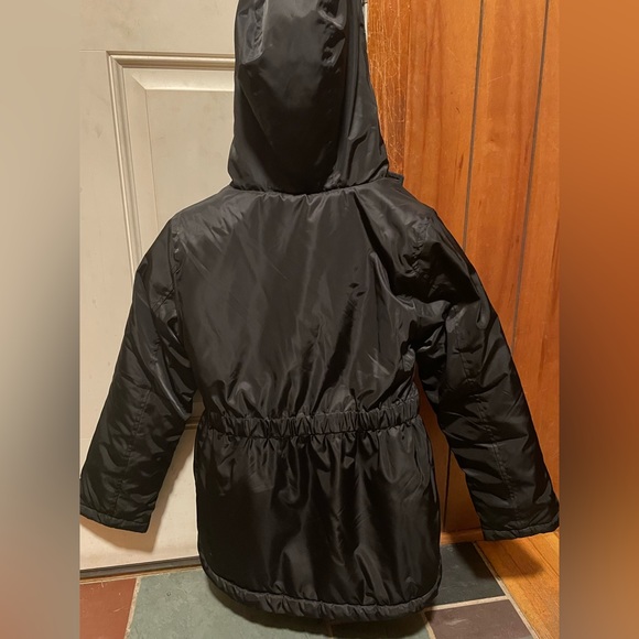 SO winter jacket- kids 7/8, hooded with zip on/off faux fur. - Picture 4 of 7